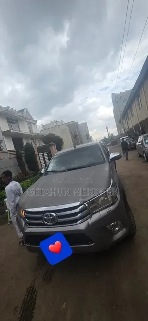 Toyota Hilux 2019 Gray