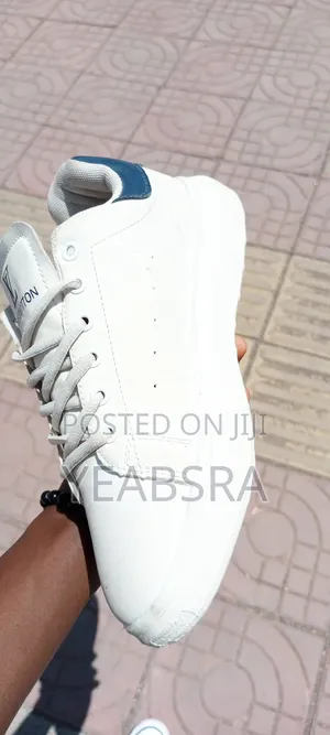 Sneaker - Shoes