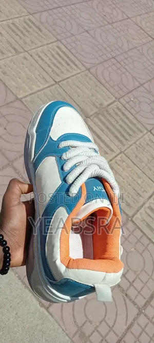 Sneaker Shoe