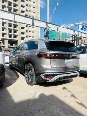 Volkswagen ID.6 2024 Gray