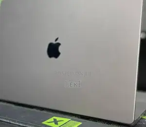 New Laptop Apple MacBook Pro 2020 M1 16GB Apple M1 SSD 512GB