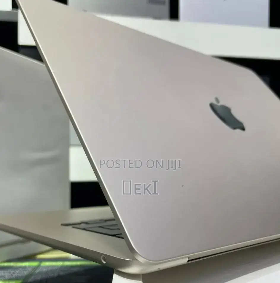 New Laptop Apple MacBook Air 2025 M4 16GB Apple M4 SSD 256GB