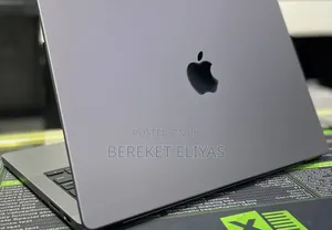 New Laptop Apple MacBook Pro 2024 M3 8GB Apple M3 SSD 512GB