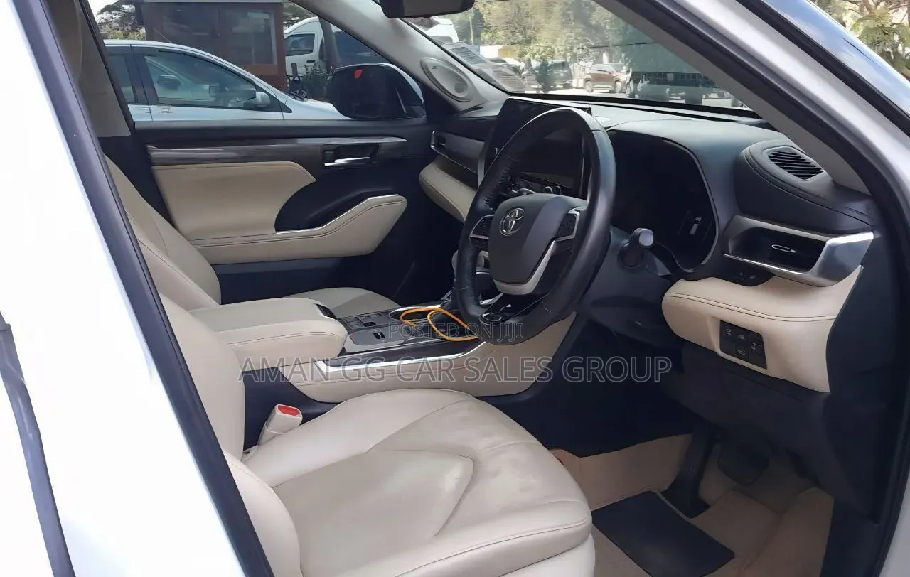 Toyota Highlander Hybrid 2024 White