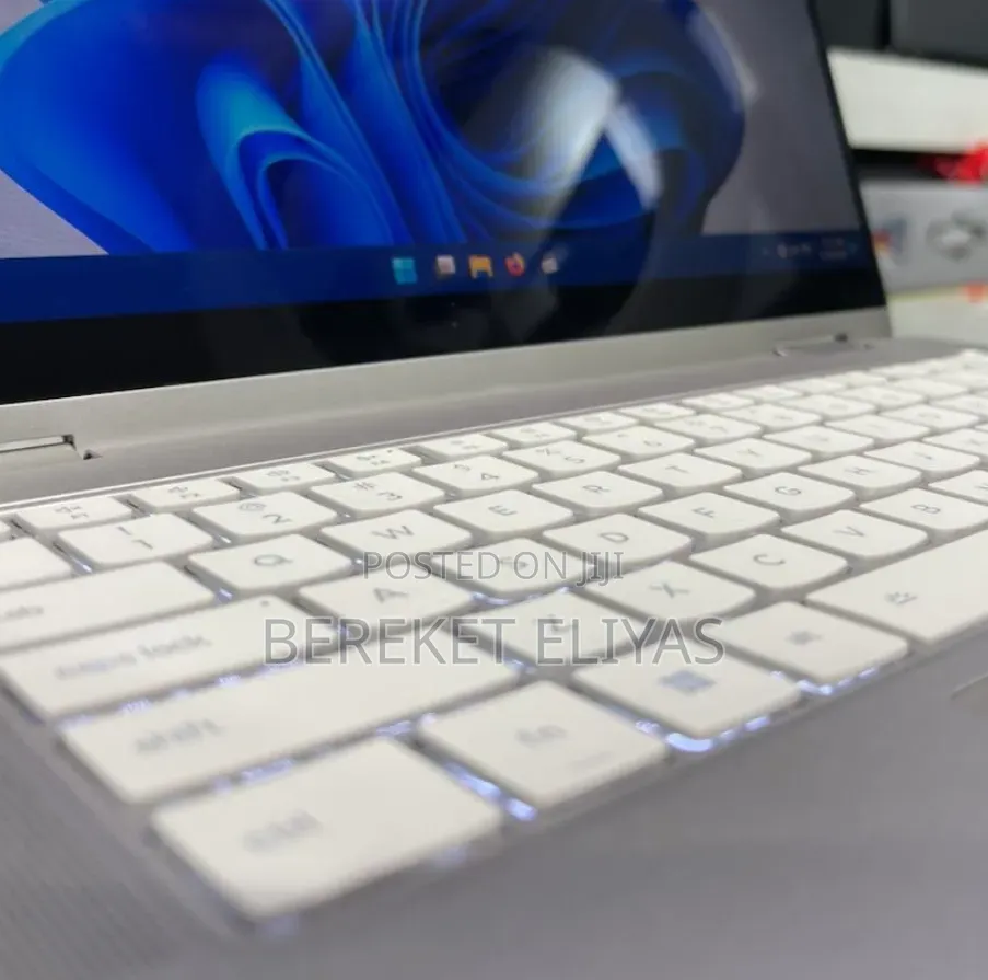 New Laptop Lenovo Yoga 7 15ITL5 16GB AMD Ryzen SSD 512GB