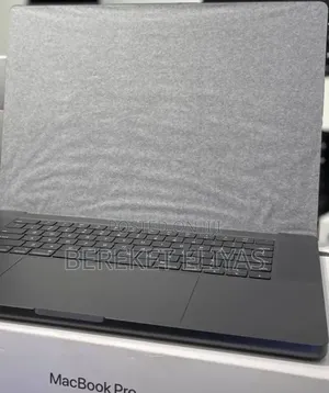 New Laptop Apple MacBook Pro 2023 M3 36GB Apple M3 Max SSD 1T
