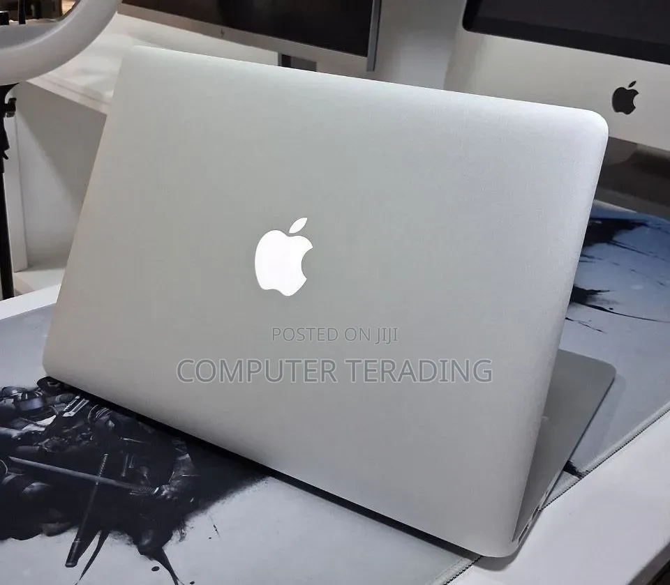 New Laptop Apple MacBook Air 2015 8GB Intel Core i5 SSD 256GB