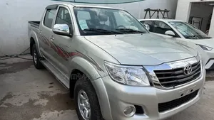 Toyota Hilux 2014 Gold