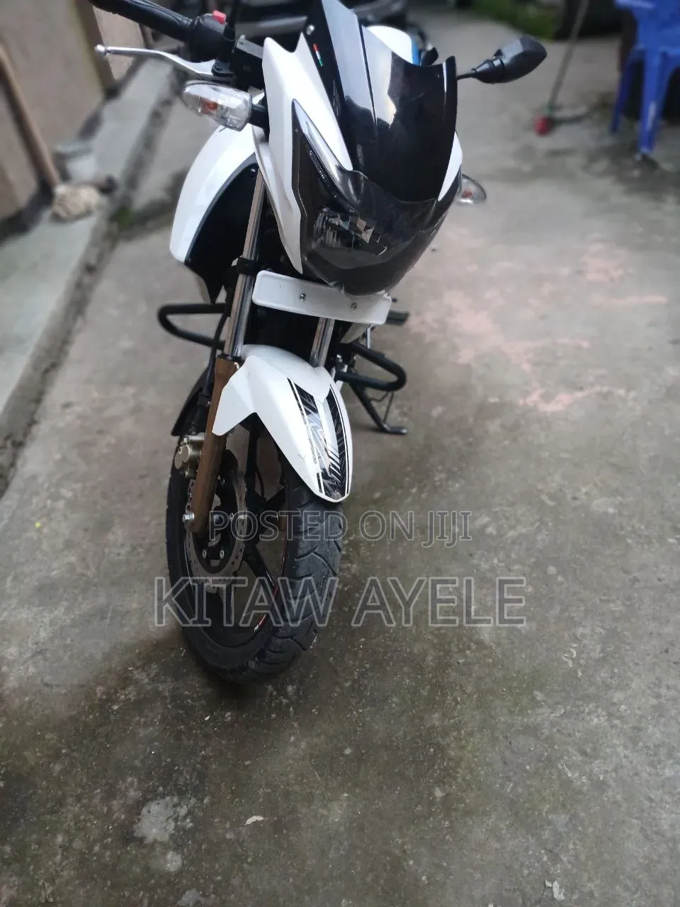 TVS Apache 180 RTR 2024 White
