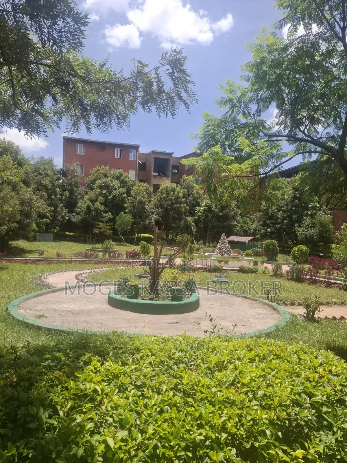 1bdrm Condo in አያት, Yeka for sale