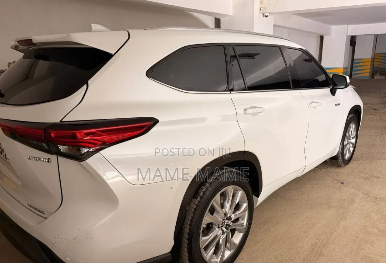 New Toyota Highlander Hybrid 2023 White