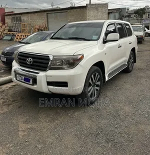 Toyota Land Cruiser 2011 White