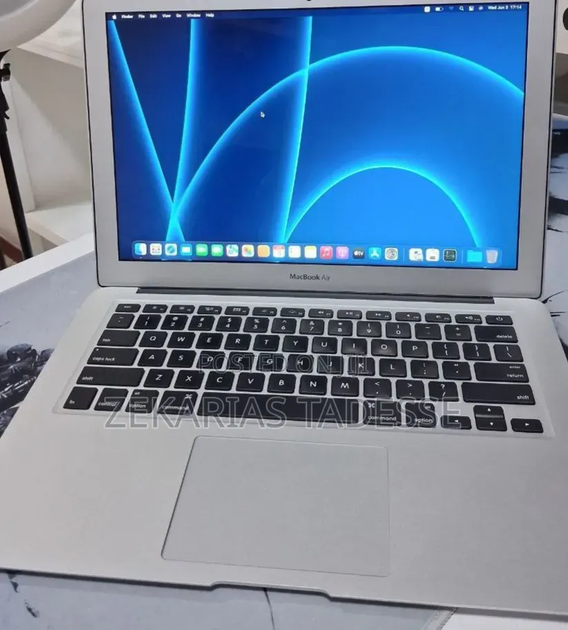 New Laptop Apple MacBook Air 2015 8GB Intel Core i5 SSD 256GB