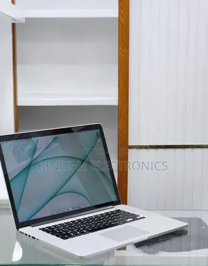 New Laptop Apple MacBook Pro 2015 16GB Intel Core i7 SSD 512GB
