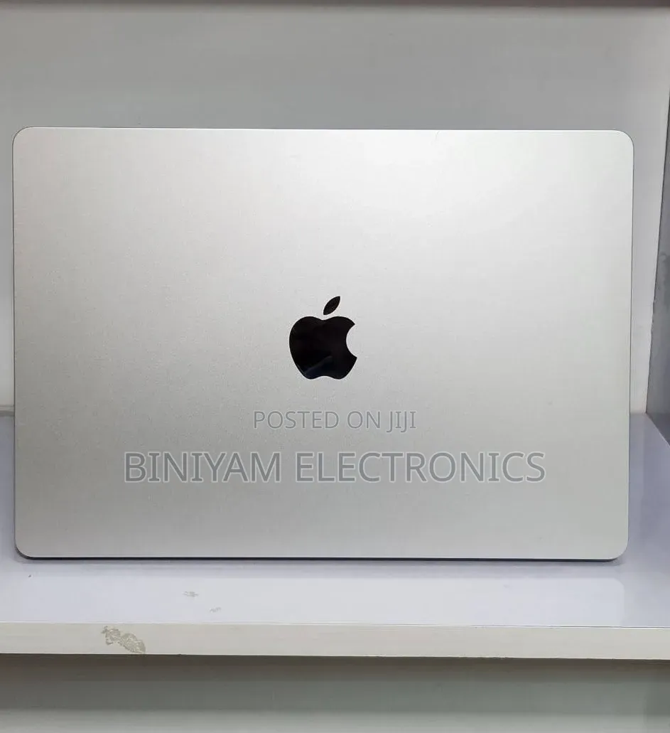 New Laptop Apple MacBook Pro 8GB Apple M3 SSD 512GB