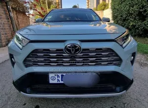 Toyota RAV4 2021 Green