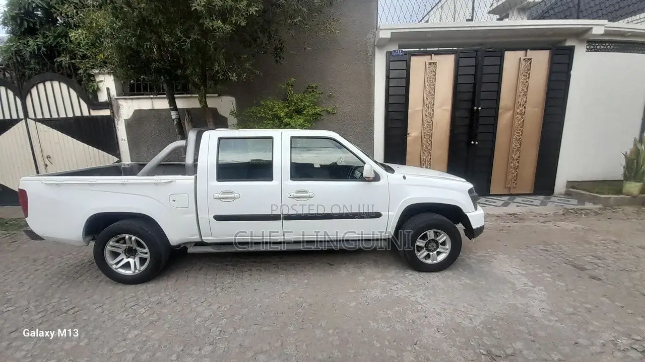 Car 2013 White