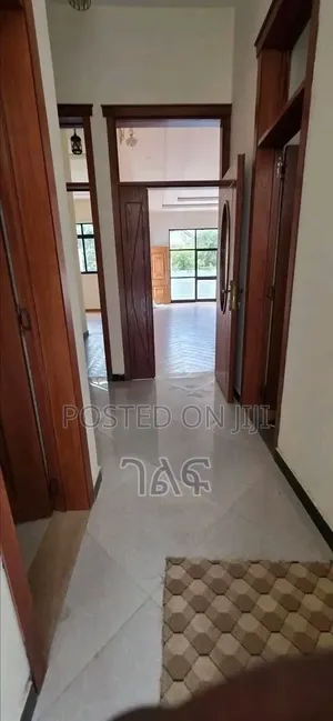 3bdrm Villa in የሚሸጥ ቅንጡ 250 ካሬ ቪላ , Bole for sale