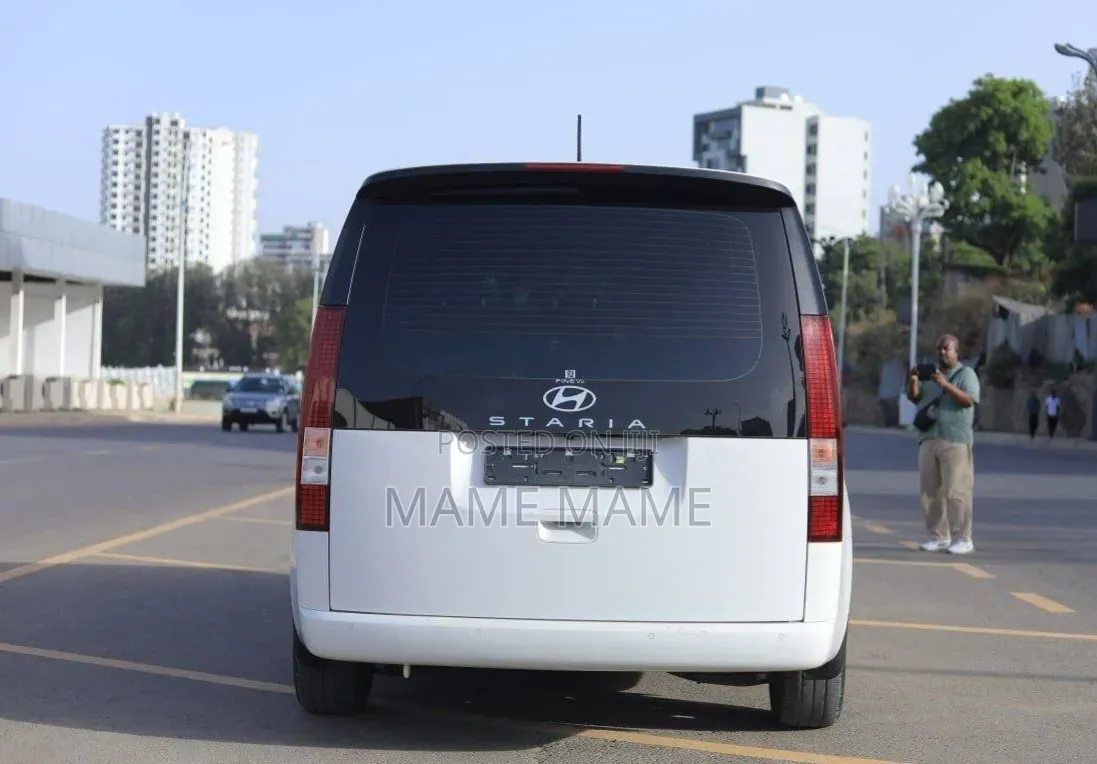 New Hyundai Staria 2023 White