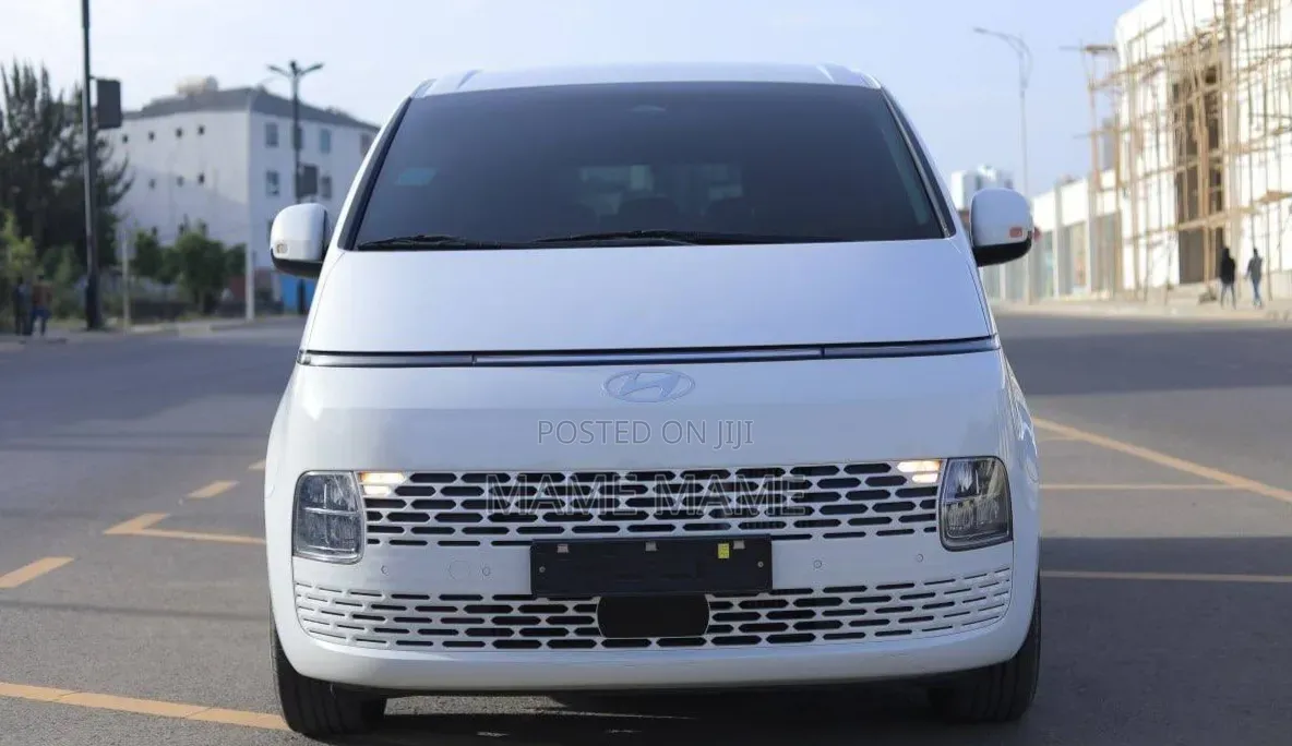 New Hyundai Staria 2023 White
