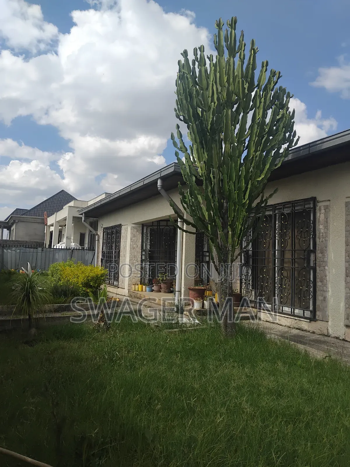 Furnished 5bdrm Villa in Ropak Real State, Yeka for sale