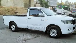 Toyota Hilux 2011 White