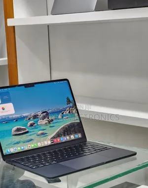New Laptop Apple MacBook Air 2024 M3 16GB Apple M3 SSD 512GB