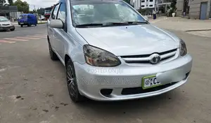 Toyota Platz 2004 Silver