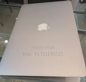 New Laptop Apple MacBook Pro 2017 8GB Intel Core i5 SSD 128GB