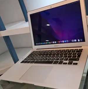 New Laptop Apple MacBook Pro 2017 8GB Intel Core i5 SSD 128GB