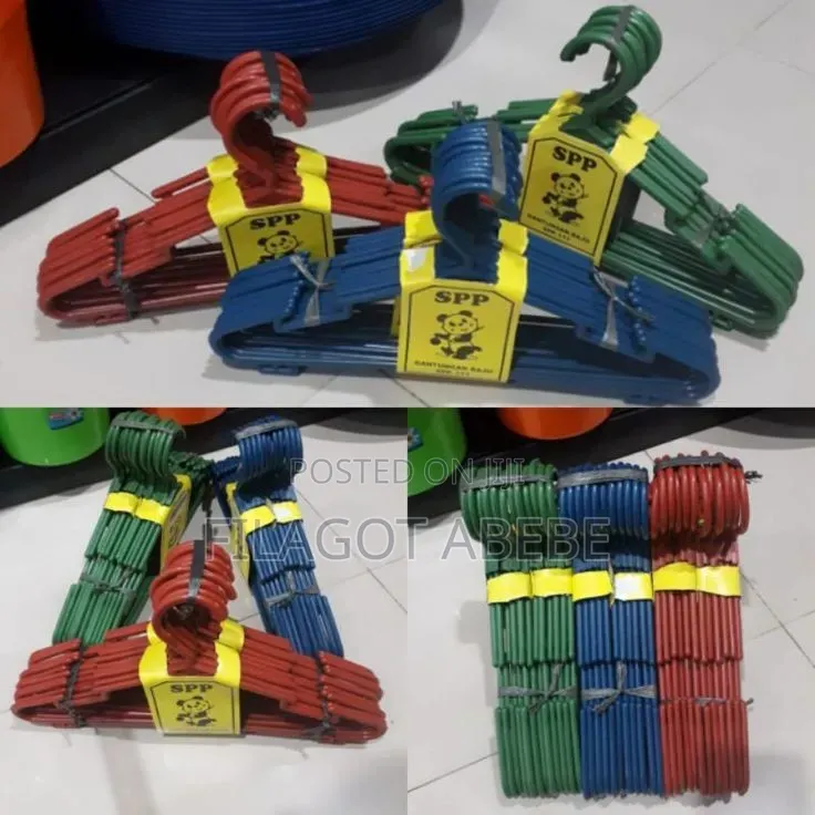 60pc Plastic Clothe Hangers. Very Strong and Durable Material