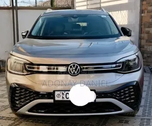 Volkswagen ID.6 2024 Gold