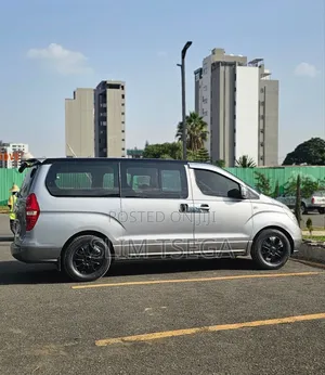 Hyunday Grand Srarex Rental