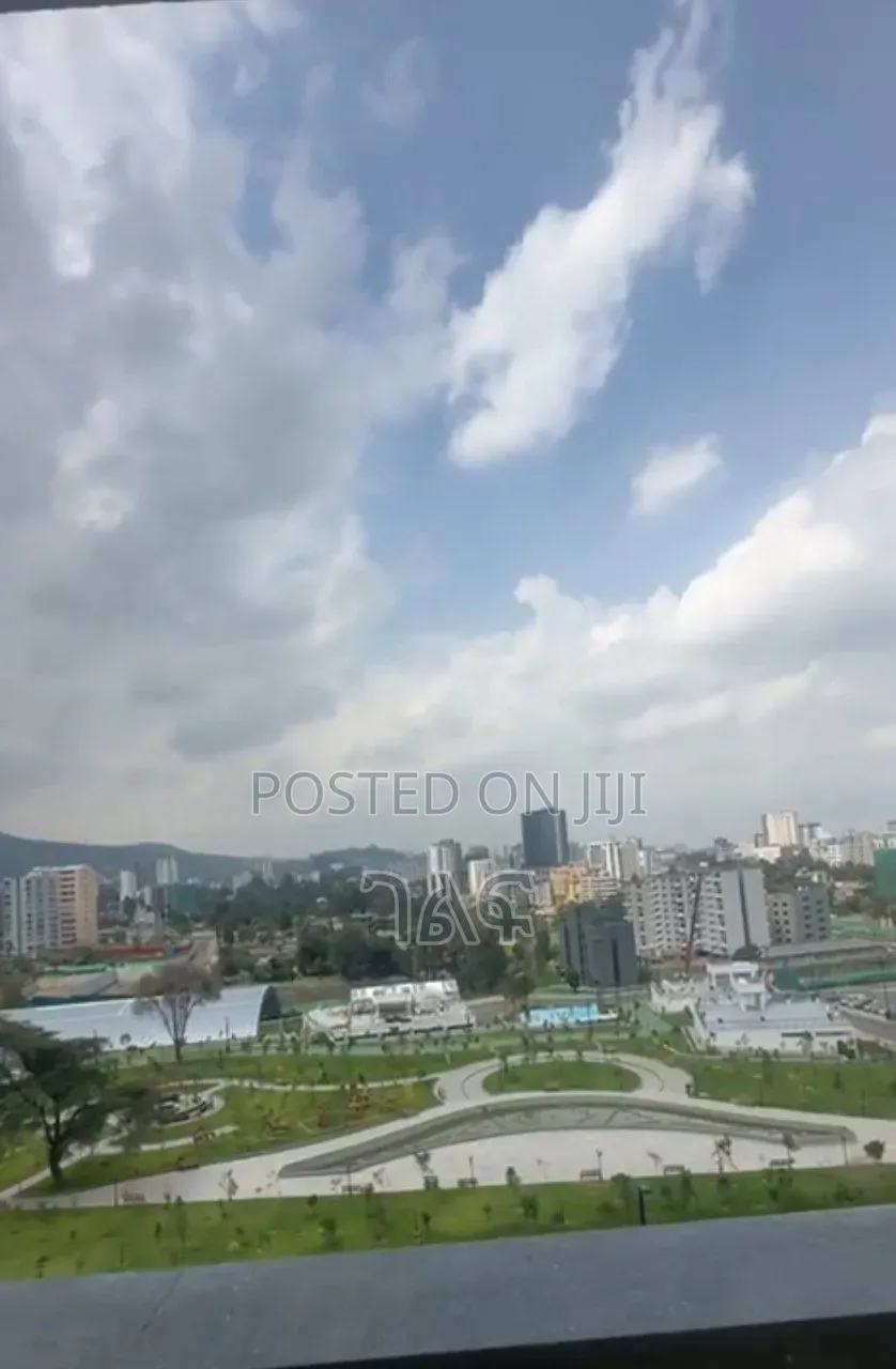2bdrm Apartment in ካሳንችስ ላይ ቅንጡ አፓርትመንት, Bole for sale