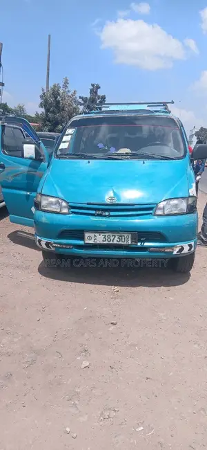 Toyota HiAce 1997 Blue
