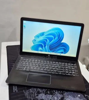New Laptop HP Pavilion 15 8GB Intel Core i7 SSD 256GB