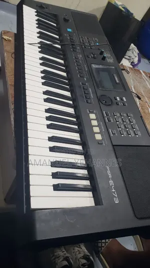 Yamaha PSR E473 Keyboard Piano