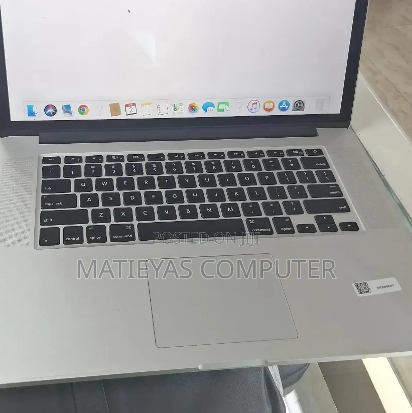 New Laptop Apple MacBook Pro 2015 16GB Intel Core i7 SSD 256GB