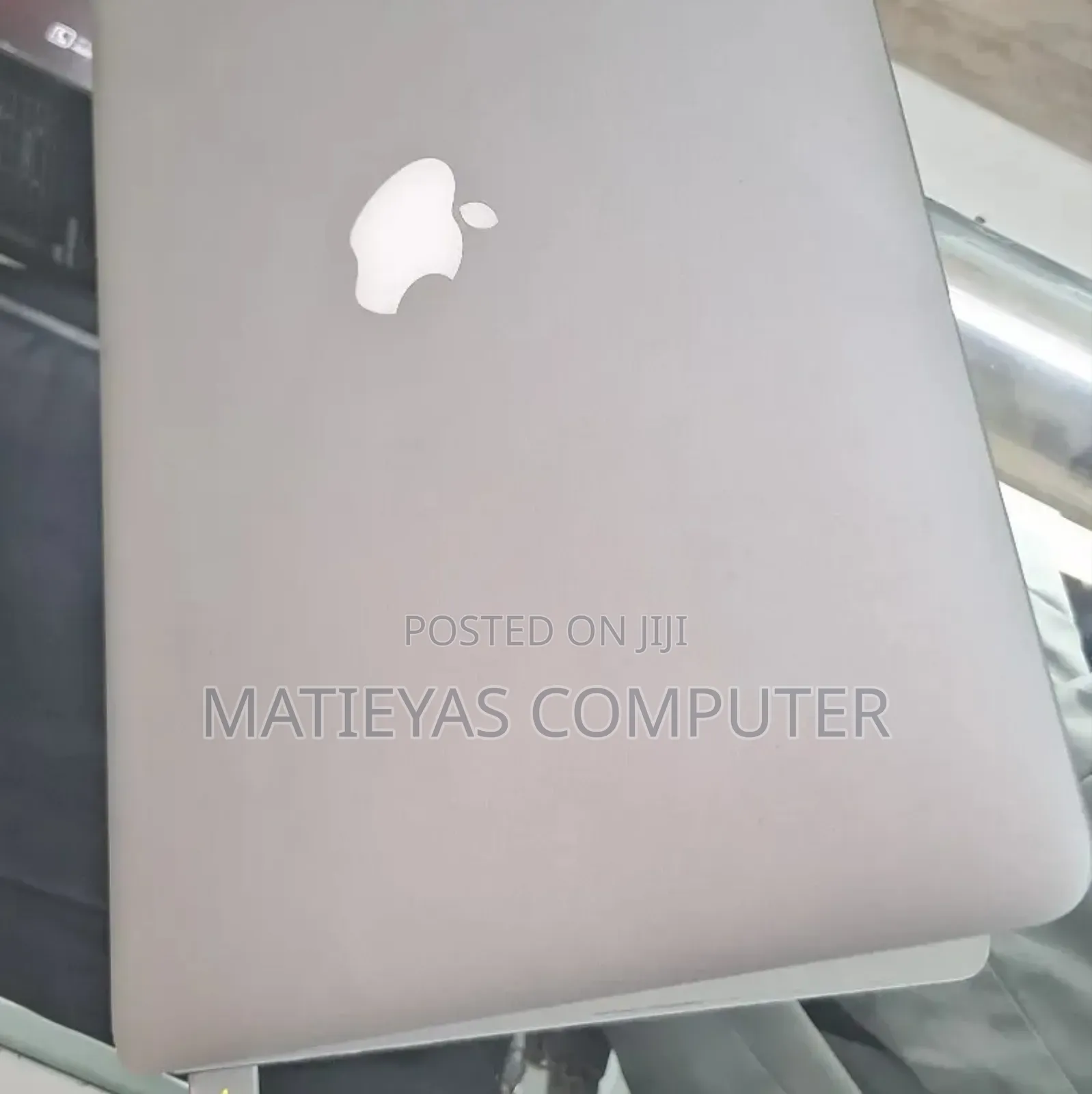 New Laptop Apple MacBook Pro 2015 16GB Intel Core i7 SSD 256GB