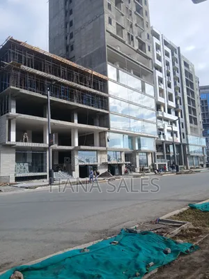 ያለቁ ሱቆችን እና በግንባታ ላይ ያሉ ሱቆችን እየሸጥን እንገኛለን