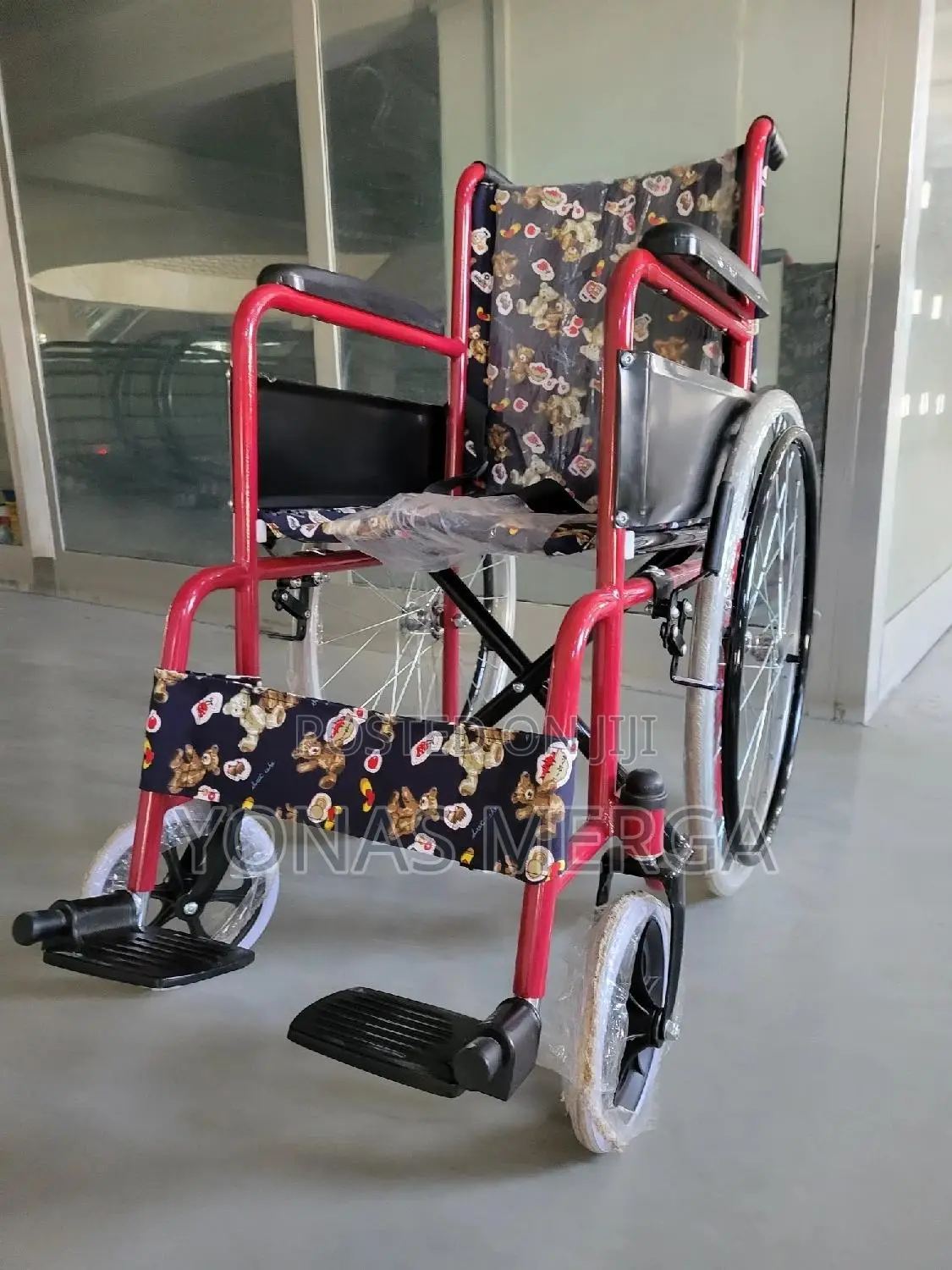 Children/የልጆች ዊልቼር鵼棘lightweight Folding Wheelchairs, Theater, Red