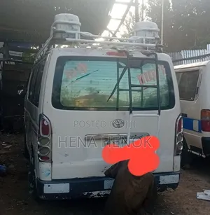 Toyota HiAce 2006 White