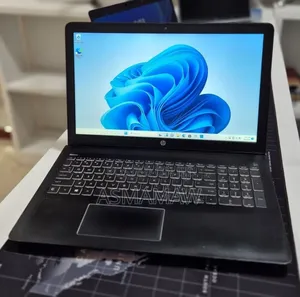 New Laptop HP Pavilion 15 8GB Intel Core i7 SSD 256GB