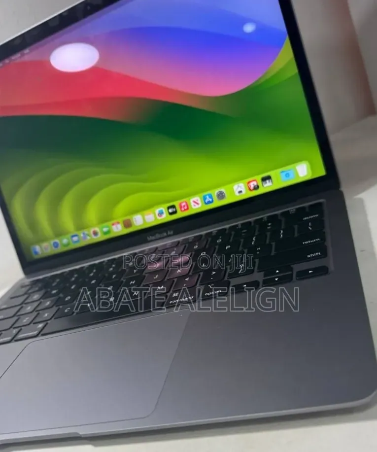New Laptop Apple MacBook Air 2020 M1 16GB Apple M1 SSD 256GB