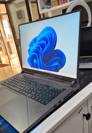 New Laptop Asus ROG Strix G17 32GB Intel Core i9 SSD 2T