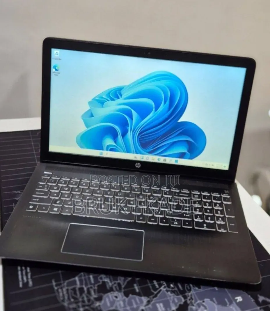 New Laptop HP Pavilion 15 8GB Intel Core i7 SSD 256GB