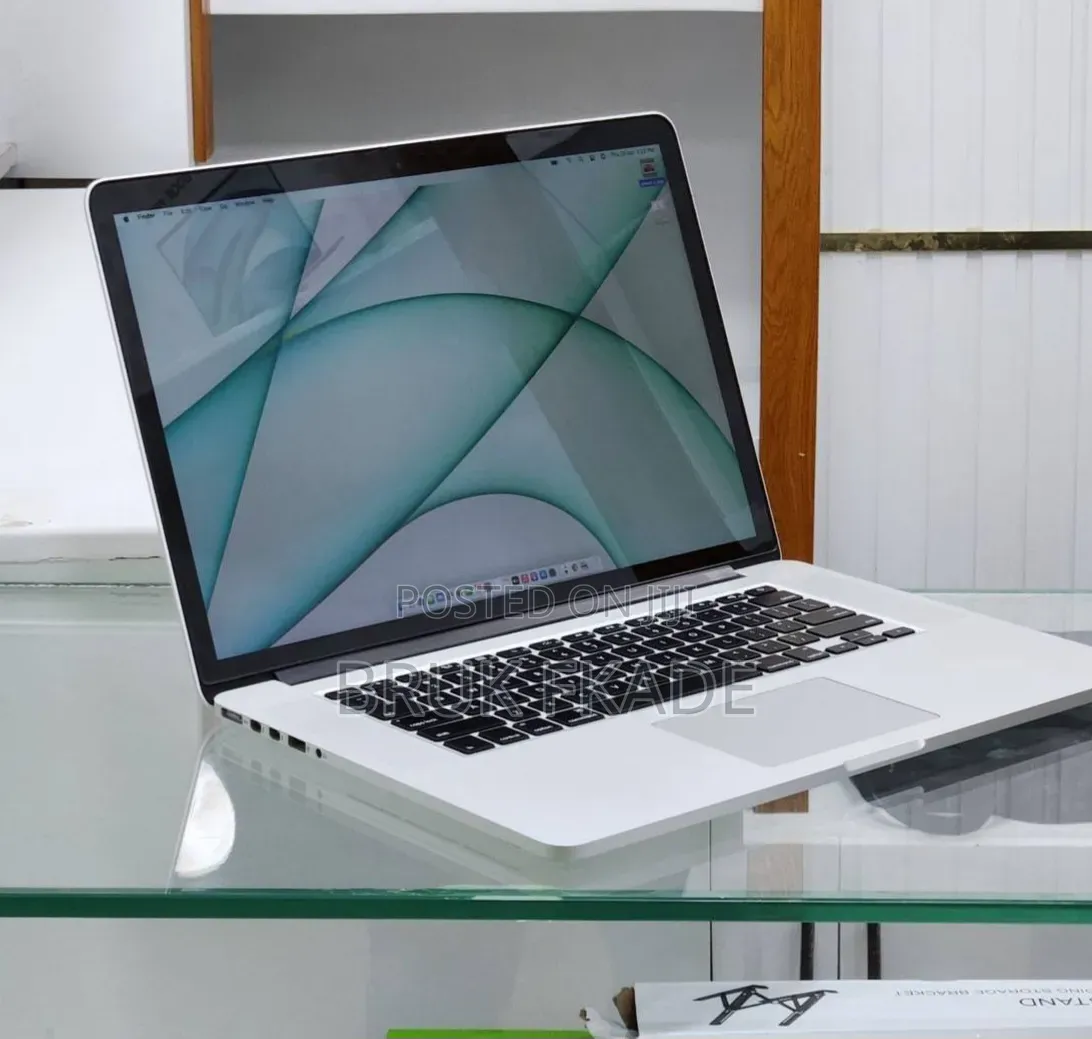 New Laptop Apple MacBook 2015 16GB Intel Core i7 SSD 512GB