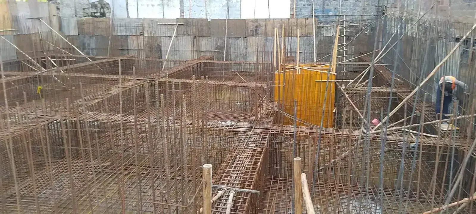 2bdrm Apartment in ሰሜን ሆቴል, Arada for sale