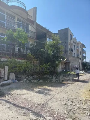 3bdrm Apartment in Akaky Kaliti for sale