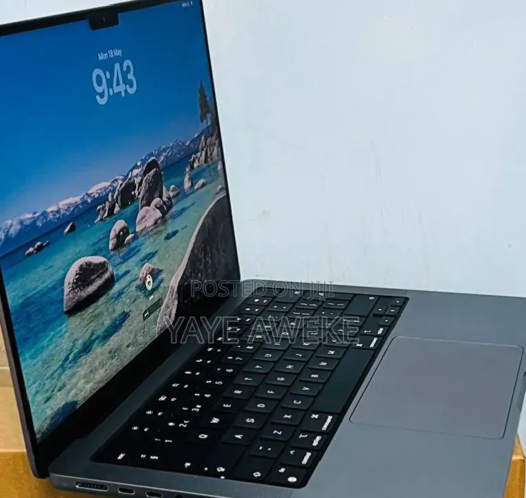New Laptop Apple MacBook Pro 2021 M1 16GB Apple M1 Pro SSD 512GB